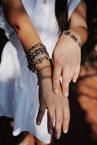 Metropolis Bracelet with Black Pearls and Garnets