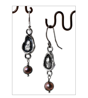 Oyster Earrings with Black Pearl Drops