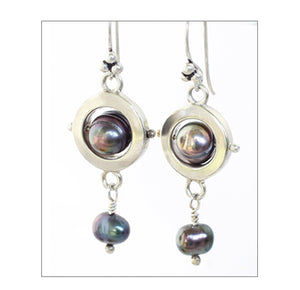 Saturn Earrings with Black Pearls and Drops